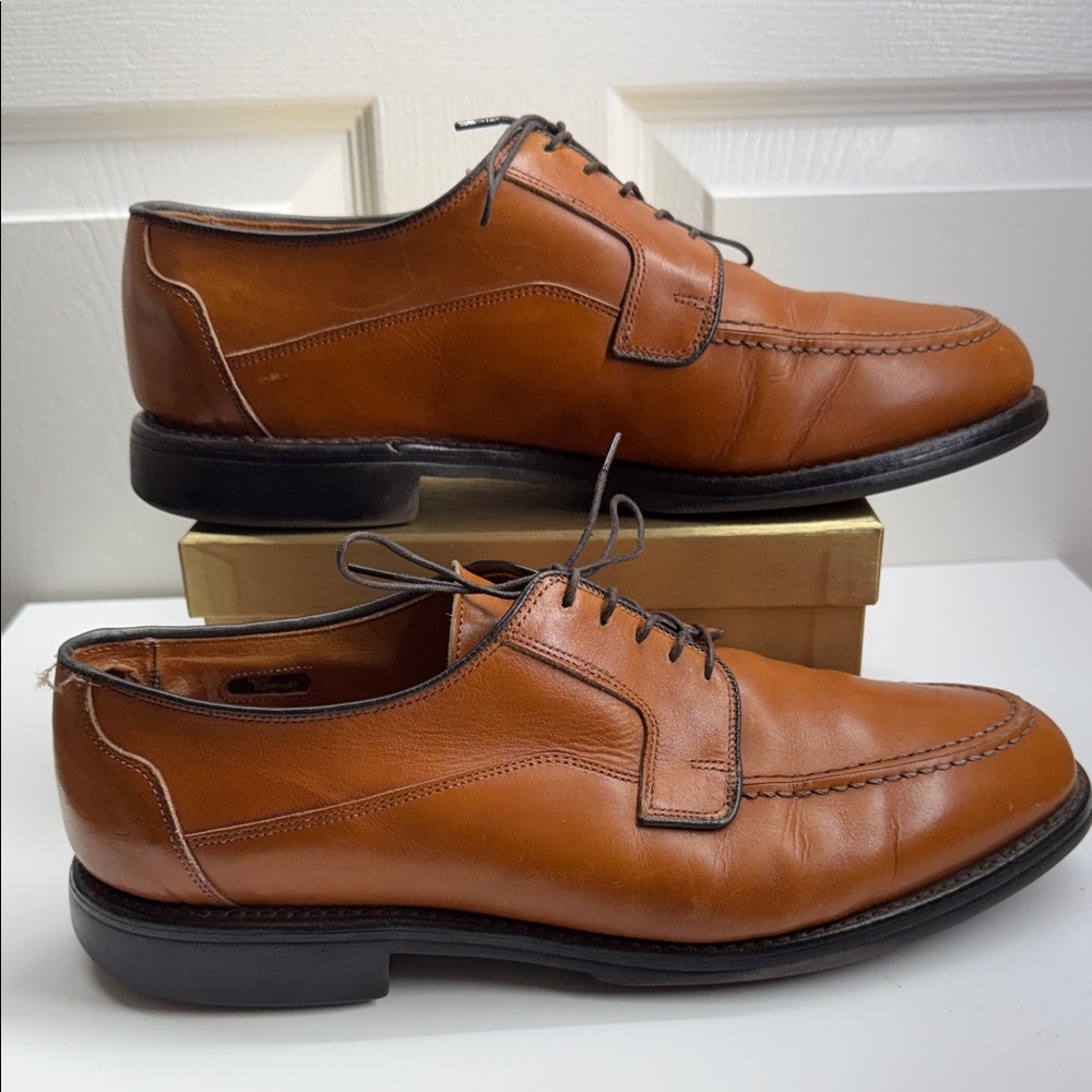 Allen Edmonds Hillcrest Men's Brown Leather
Lace Up Oxford Shoes.
